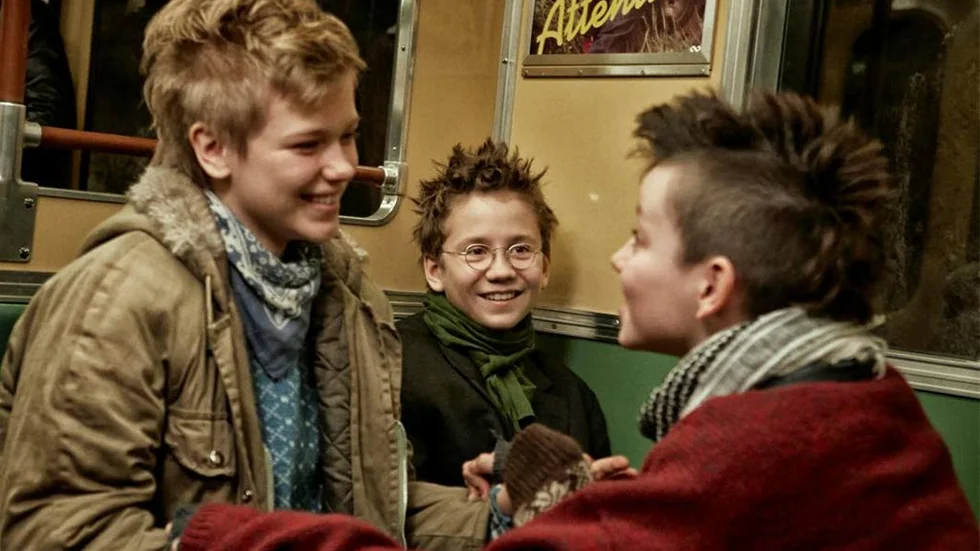 Liv LeMoyne, Mira Barkhammar och Mira Grosin i Lukas Moodyssons Vi är bäst.