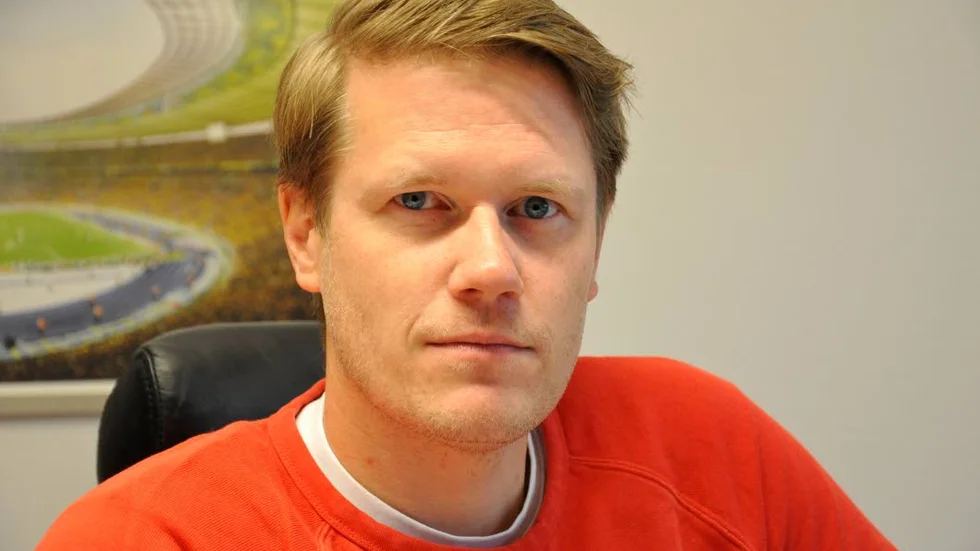 OROLIG. Magnus Pekkari hoppas  att någonting positivt ska hända i Pajala. Annars befarar han utflyttning.