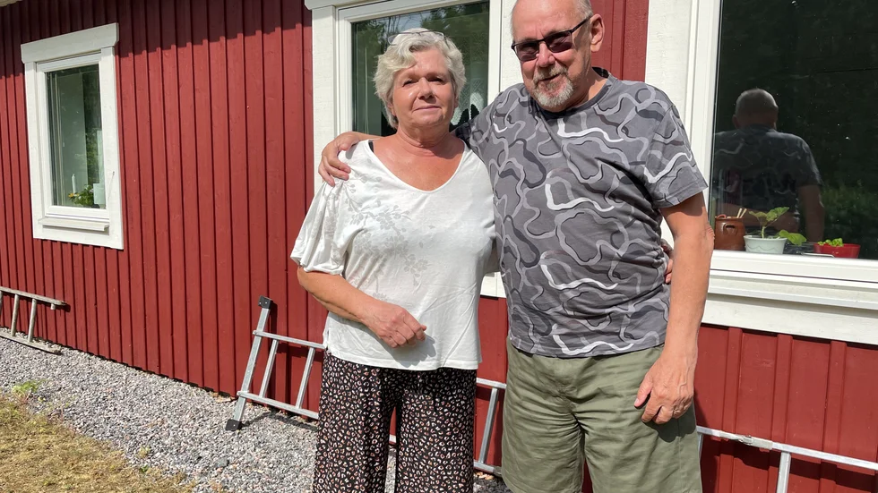 Ann och Hans Geiborg, Lilla Frönäs har väntat på att få uppkoppling mot Vattenfall i ett år. 