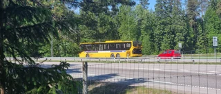 Rökutveckling från buss på 97:an – elden är släckt