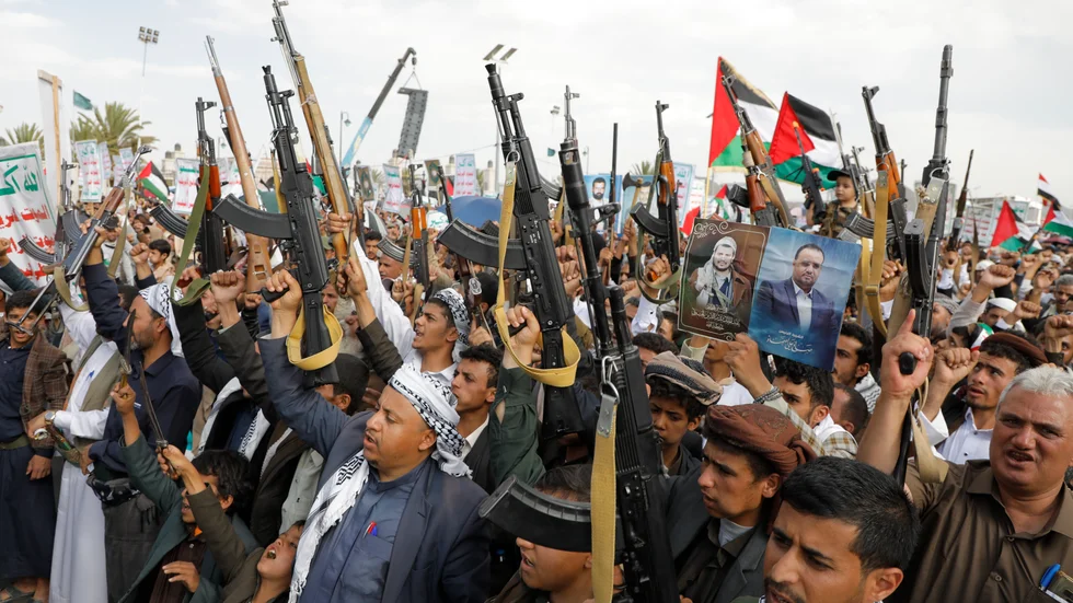 Huthianhängare på en protest mot Israel och USA i Sana i Jemen den 14 juni.