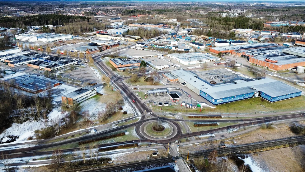 Det måste till ett nytänkande när det gäller planering av vindkraft, anser skribenten. På bilden Vilsta industriområde i Eskilstuna.