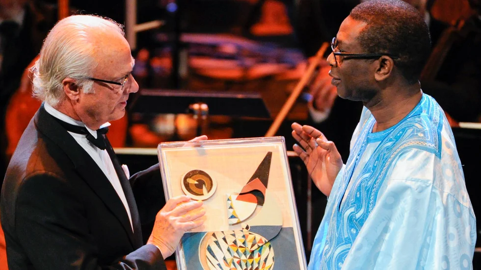 Så här såg det ut när Youssou N'Dour från Senegal tog emot Polarpriset 2013 från kung Carl XVI Gustaf i Konserthuset i Stockholm.
