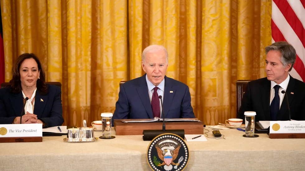 Sina allierades pålitliga partners. Kamala Harris, Joe Biden och (th) utrikesministern Antony Blinken – här i möte i april med Japans prmiärminister och Filippinernas president. 