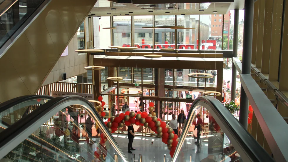 Filmstadens skrytbygge kostade runt en halv miljard att bygga.