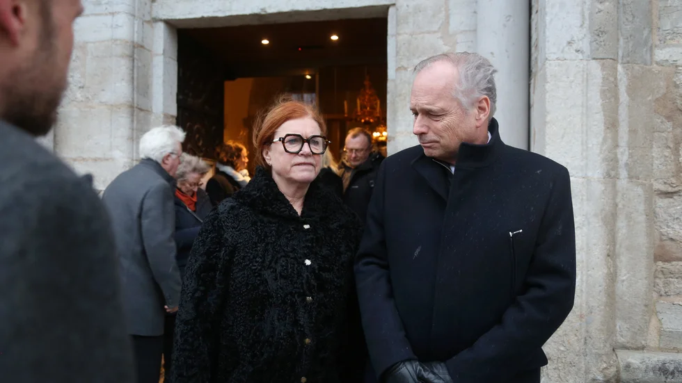 Cecilia Schelin Seidegård och Anders Flanking, tidigare respektive nuvarande landshövding, var två av många som kom för att ta farväl av Marie Nilsson Lind under fredagseftermiddagen.