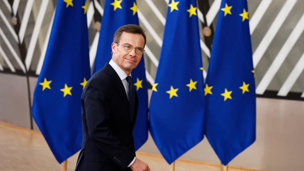 Sveriges statsminister Ulf Kristersson ses här anlända till det extra toppmötet i Bryssel i torsdags där man slutligen enades om stödet till Ukraina. Kristersson passade också på att ta ett snack med Ungerns Viktor Orbán som inte bara trilskas om stödet till Ukraina utan även bromsar Sveriges inträde i Nato. 
