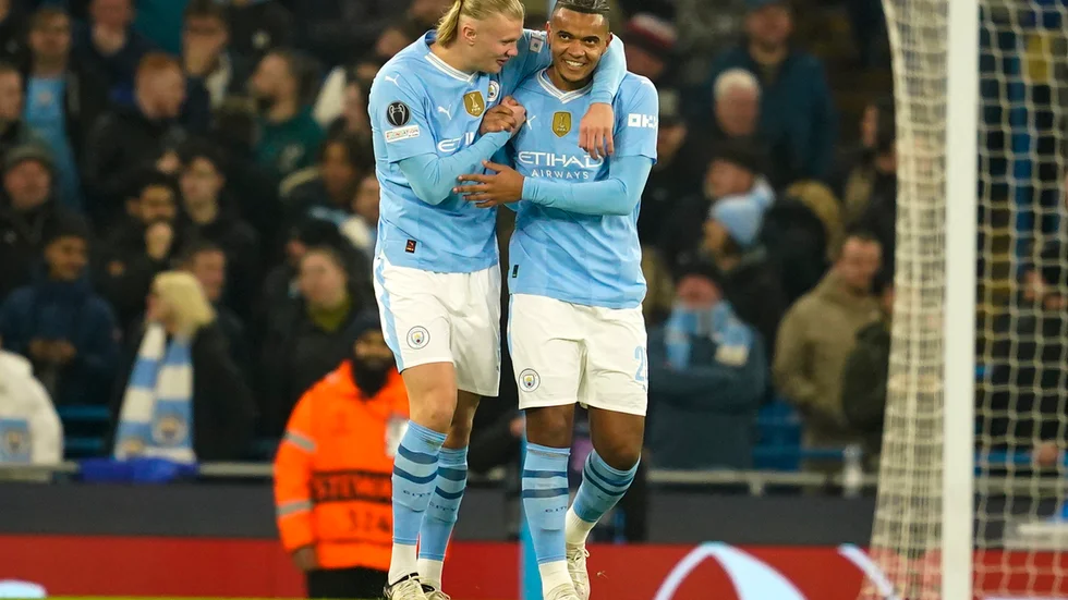 Manchester City-stjärnorna Erling Braut Haaland och Manuel Akanji har mängder av matcher att se fram emot den här säsongen. Arkivbild.