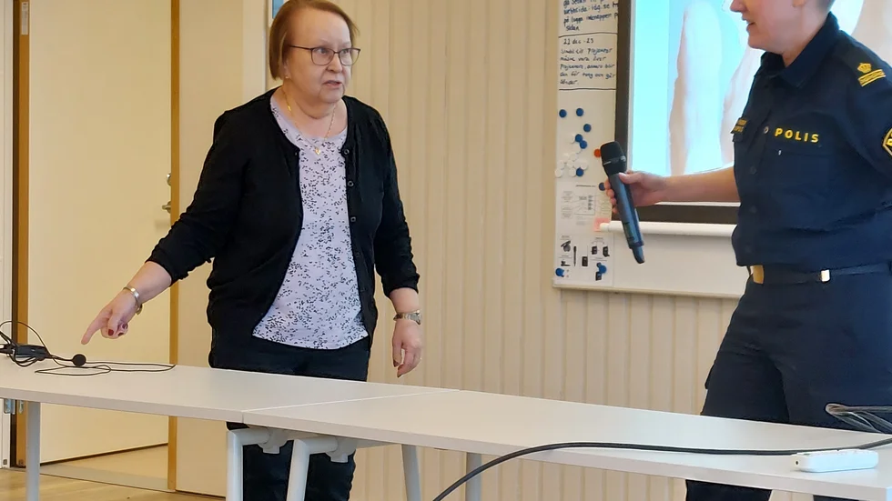 Sarah Ekbom, kommunpolis i Boden, föreläste om bedrägerier.