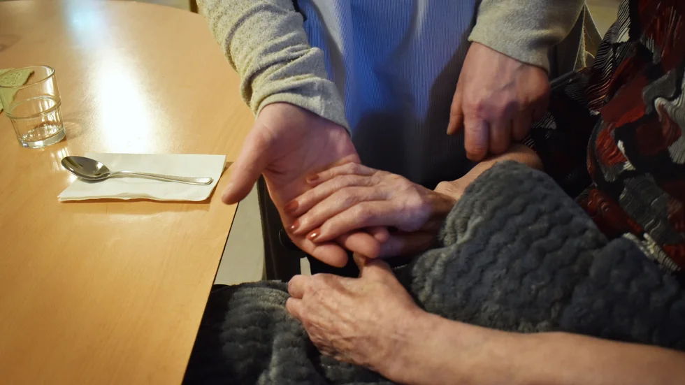 Skribenten tycker att det är bra att Skellefteå kommun lägger om sina scheman med brukarnas bästa för ögonen.