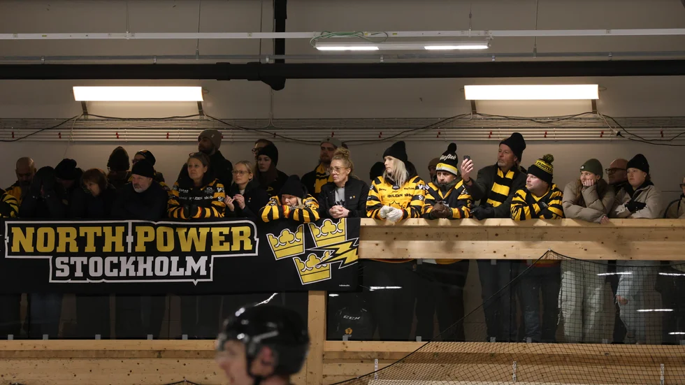 North Power Stockholm hördes genom hela matchen i Ritorps ishall. 