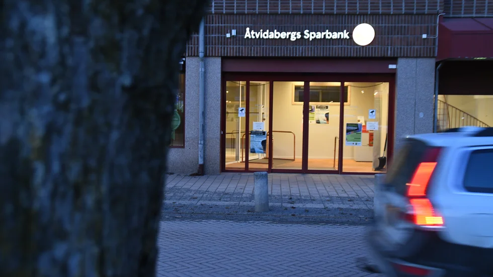 Fler banker bör ta efter fristående Åtvidabergs sparbank, som ger ränta på ungdomskonton.