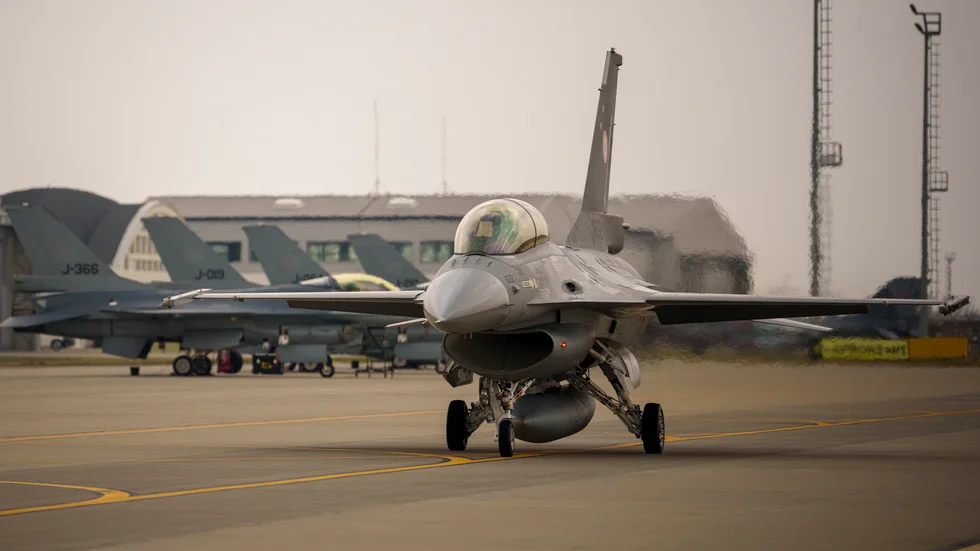 Rumänska flygbasen utanför Fetesti är tänkt att bli ett utbildningscenter för ukrainska stridspiloter på västerländska F-16. Men ännu har ingen kommit.
