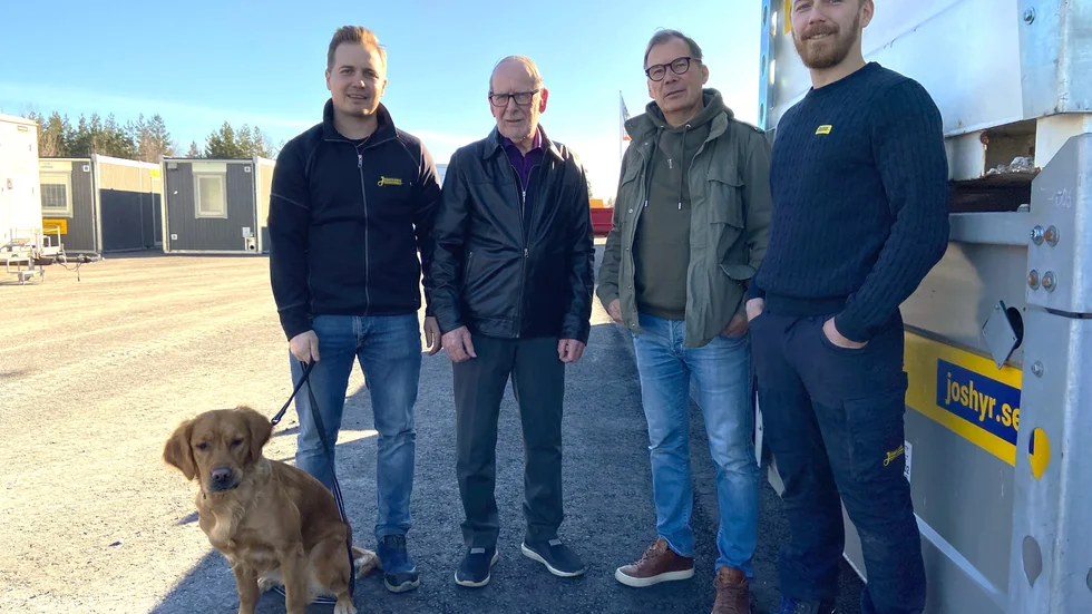 Josefssons: Pontus, Uno, Clarence, Hampus samt hunden Salto. Uno är farfar och startade företaget, hans son Clarence tog över, nu är det Pontus och Hampus som driver det. Ettåriga golden-tiken Salto hjälper också till.