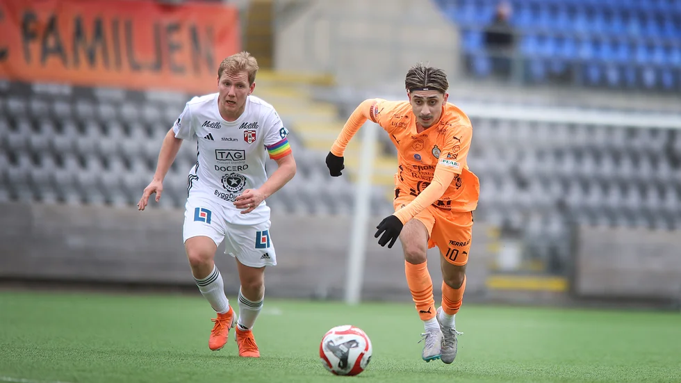FBK Karlstad har var snöpligt nära säker mark i division 1. De hamnade en poäng bakom Assyriska i tabellen.