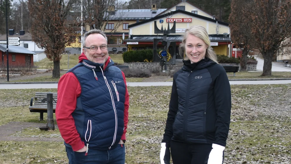 Johan Carlström och Malin Frank i Gusums IF tycker att Gusumsdagarna här i centrum är viktigt att kunna genomföra. "Det behövs glädje".