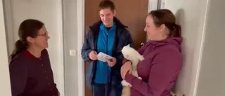 VIDEO: De vann tävlingen – se när Micael överraskas i lägenheten