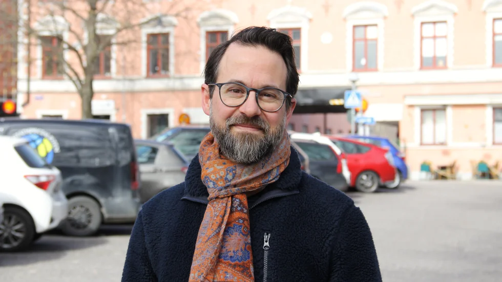 Rafael Waters (S) är ordförande i gatu- och samhällsmiljönämnden.  