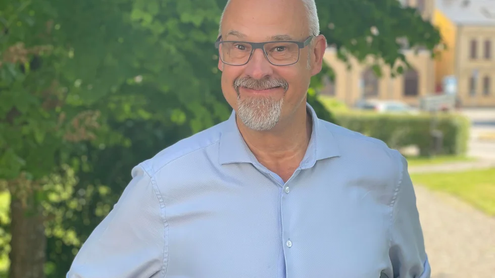 Det är en styrka som gruppledare att inte vara en perfekt politiker. Det är sådana som jag som bevisar att det demokratiska systemet fungerar, replikerar Vård för Pengarnas gruppledare Tomas Borin till Vänsterpartiets gruppledare Lotta Back.