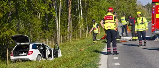 Trafikolycka på länsväg 147 – tre personer till sjukhus