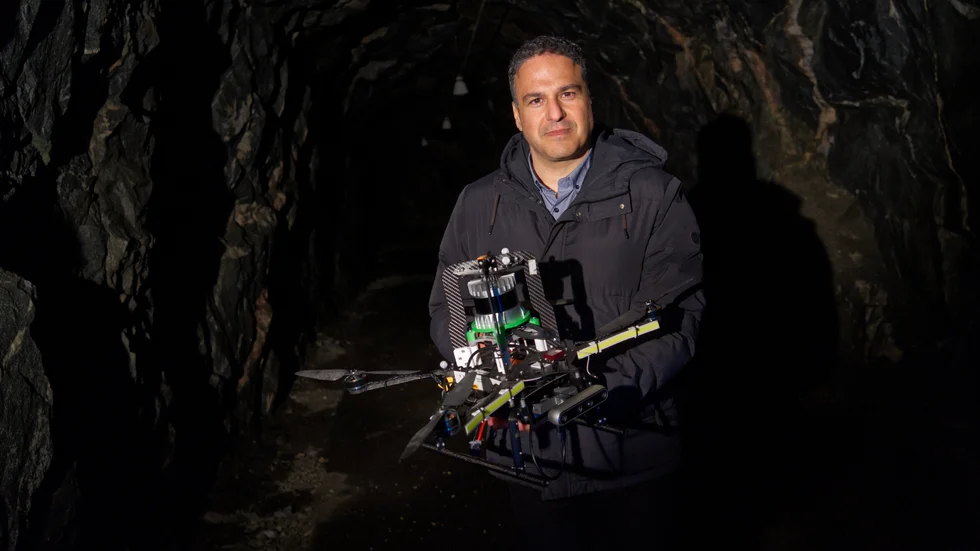 Inuti Mjölkuddsberget har Luleå tekniska universitet etablerat ett underjordiskt laboratorium, där den 40-manstark robotikgruppen under ledning av professor George Nikolakopoulos gör fältstudier med självstyrande robotar. Tanken är att de ska spela en viktig roll i framtidens gruvbrytning.