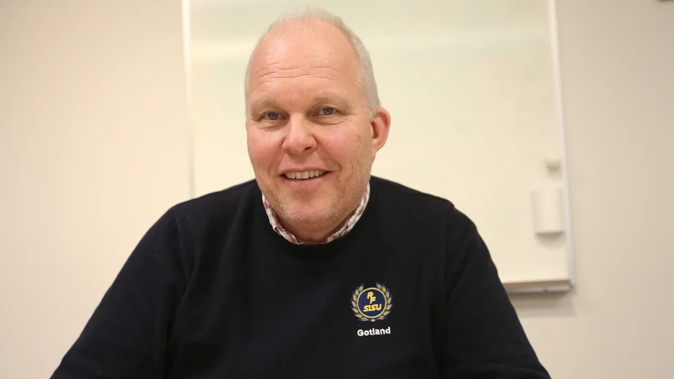 Alla är eniga om att vi ska ha en ny ishall, men inte på bekostnad av andra föreningar, säger distriktsidrottschef Bo Ronsten.
