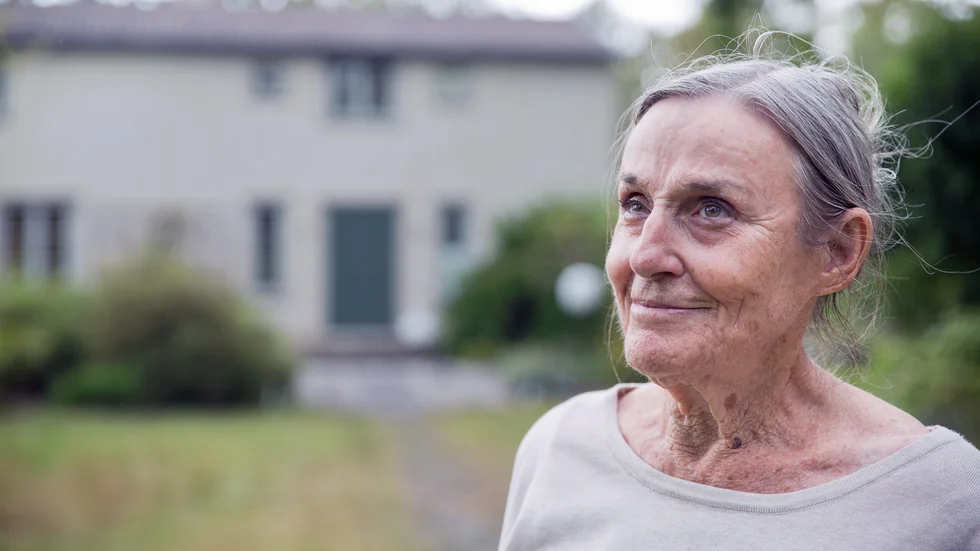 “Jag är född under kriget, min far var värnpliktig på Gotland och min mor kom från Stockholm“, säger journalisten, författaren och sommargotlänningen Eva Ekselius. I sin prisade bok har hon skildrat det judiska livet i Europa, före de två världskrigen.