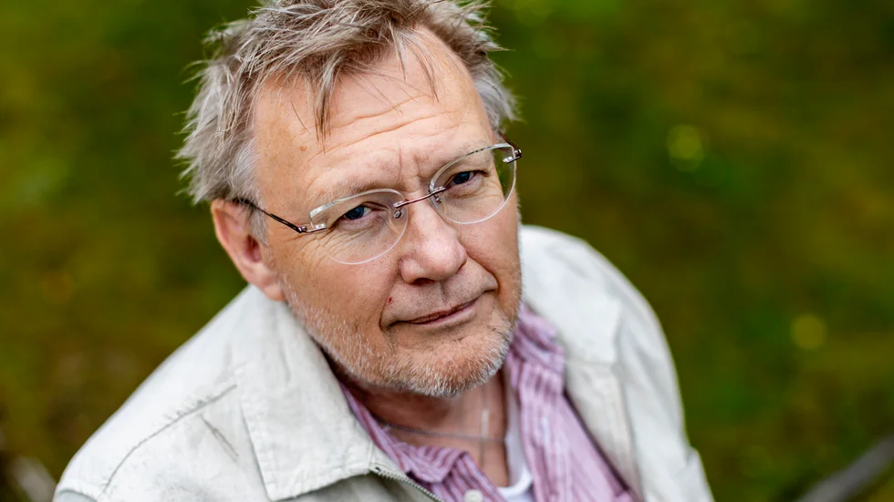 Storytel har låtit göra en AI-kopia av författaren Anders Jacobssons röst sedan han drabbats av en stroke. Arkivbild.
