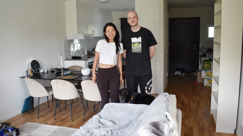 Tack vare den öppna planlösningen tycker Kaho och Andreas Köllerfors att lägenheten känns rymlig. 