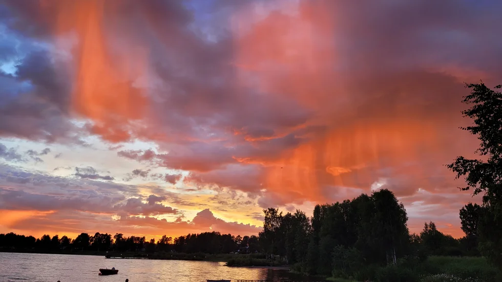 Sommarnatt vid Luleälven.