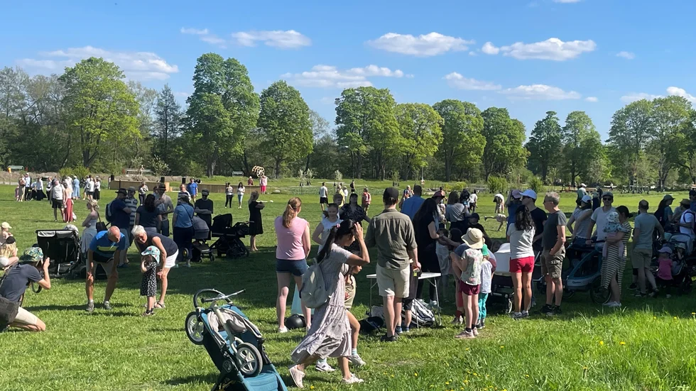 Hundratals personer var på invigningen av lekparken Trädgårdslandet och dagvattenparken.