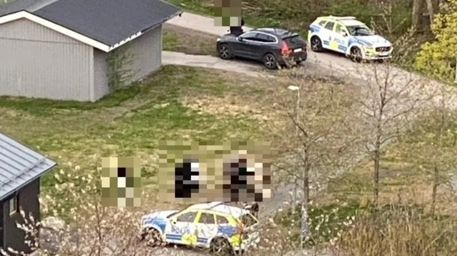 Månadens tipsare, som önskar vara anonym, fotograferade en polisinsats och sände bilder till EP.