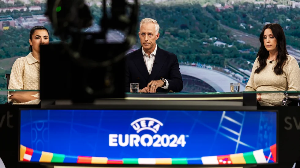 Zecira Musovic, André Pops och Therese Strömberg i SVT:s EM-studio.