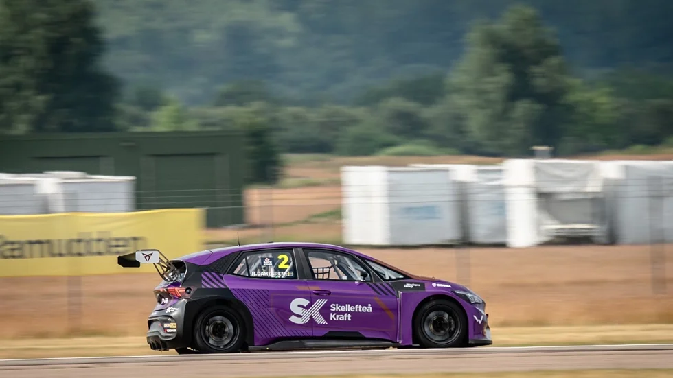 STCC och de nya elbilarna bjöd på underhållande racing. Kan vara början på något spännande.