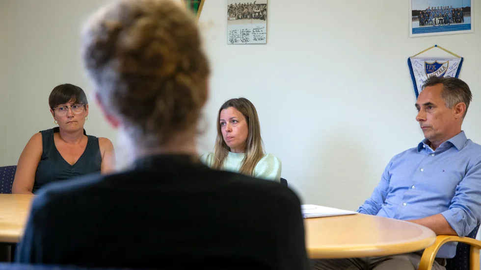 Lina Handberg (i förgrunden) var själv med när MVT träffade IFK:s Louise Wisell, Linda Nordlund och Patrik Carlsson.