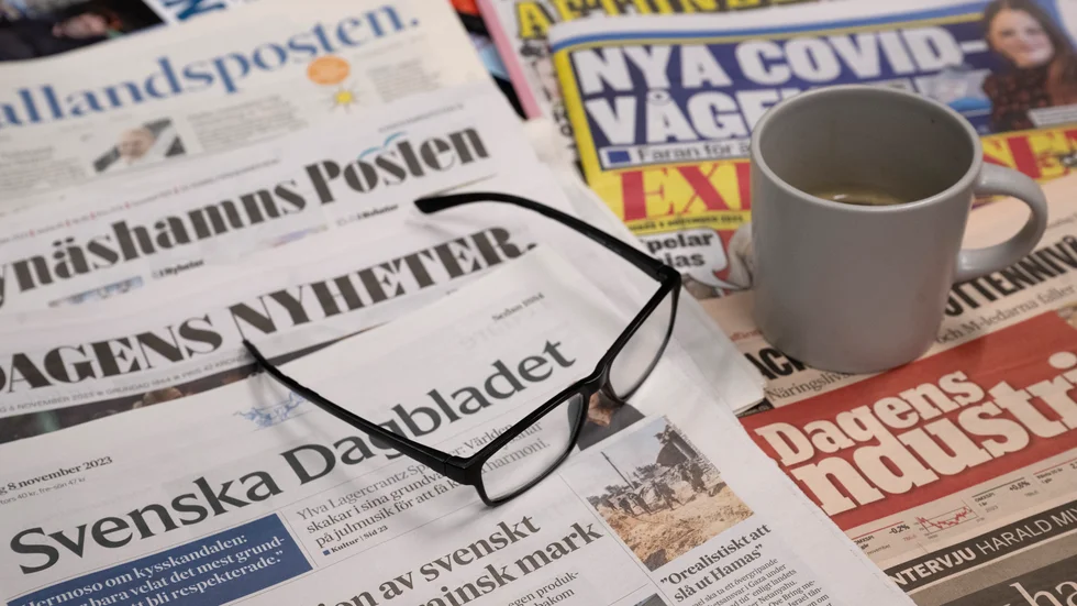 "På kultursidorna finns tendensen att bara skriva om det som intresserar vanliga läsare, det vill säga så kallat vanligt folk", skriver författaren Bo Gustavsson.