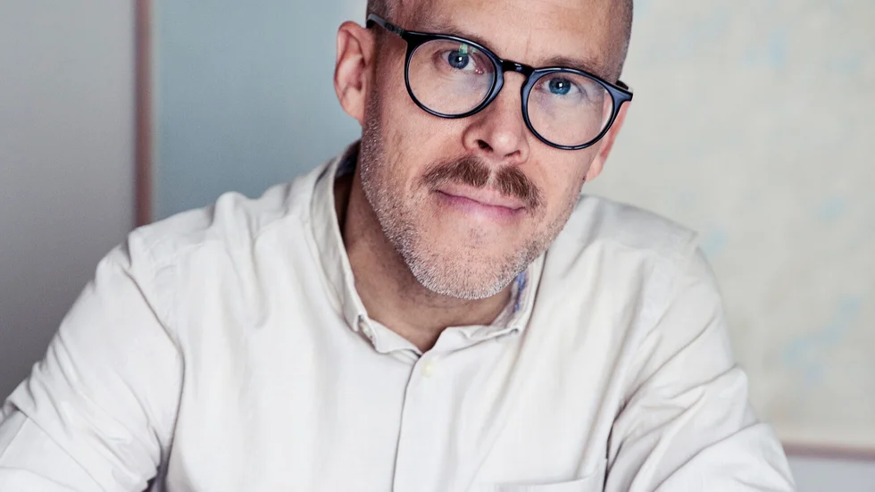 David Norlin (född 1978) debuterade 2016 med den kritikerrosade romanen "Dagar utan ljus, nätter utan mörker". Boken nominerades till Katapultpriset.