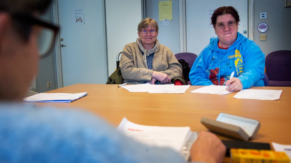 
Ann-Christine Johansson och Therese Hellman Johansson, Neuroförbundet östra Sörmland, är oroliga för att sjukhusbassängerna ska försvinna. 