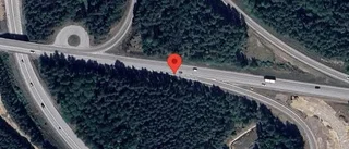 Störningar i trafiken på grund av stillastående personbil på väg 723