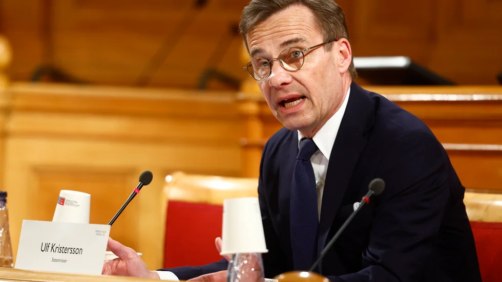 Statsminister Ulf Kristersson (M) och hans regering får kritik av riksdagens konstitutionsutskott för hanteringen av sekretessen av elstödet. Arkivbild.