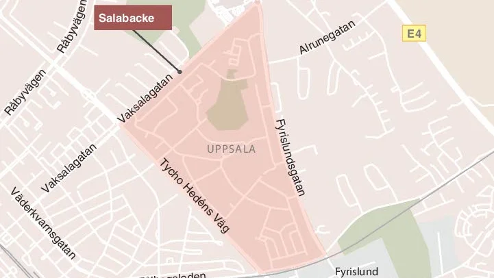 Sala backe är tydligt avgränsat av Tycho Hedéns väg i väster, Vaksalagatan i norr, Fyrislundsgatan i öster och Fålhagsleden söderut.