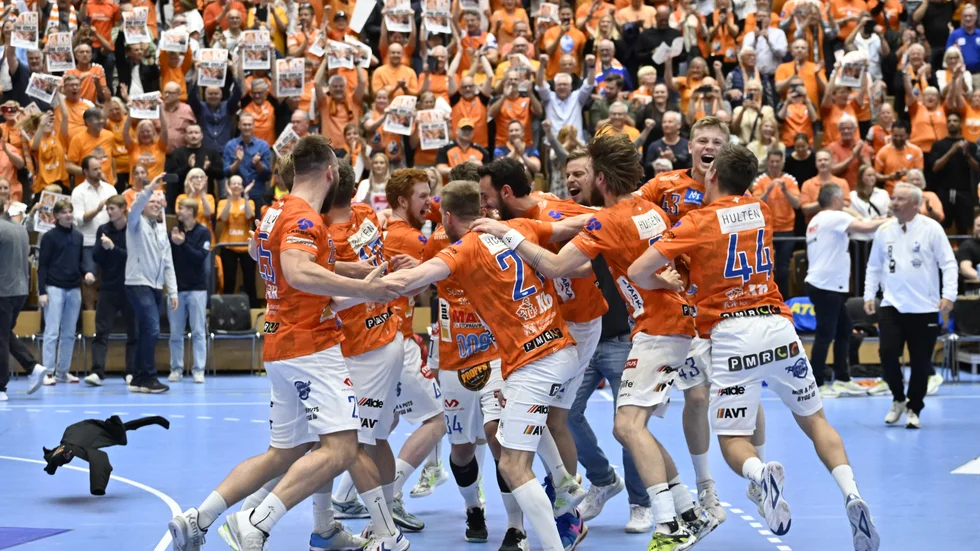 Kristianstadspelare jublar vid slutsignal.