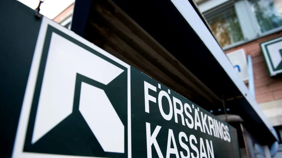 Samverkan. Försäkringskasssan är en av flera viktiga instanser i arbetet för att minska sjukskrivningarna, skriver debattörerna.