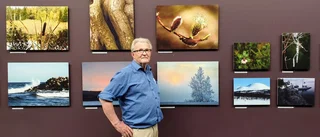 Stig Eidegrens naturfotografier hänger i Haninge