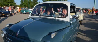 Vrålåk och microbilar – full rulle på veteranbilsträff