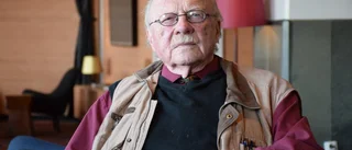 Han söker jaget bortom skammen