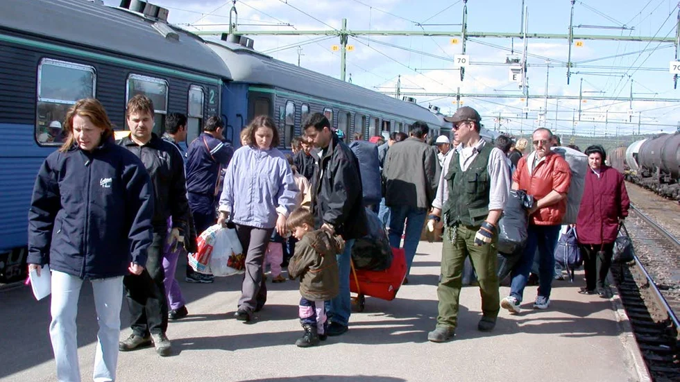 Samtliga kommuner utreder om det finns lämplig tomt så att Migrationsverket väljer att bygga ett förvar för utvisningshotade flyktingar.