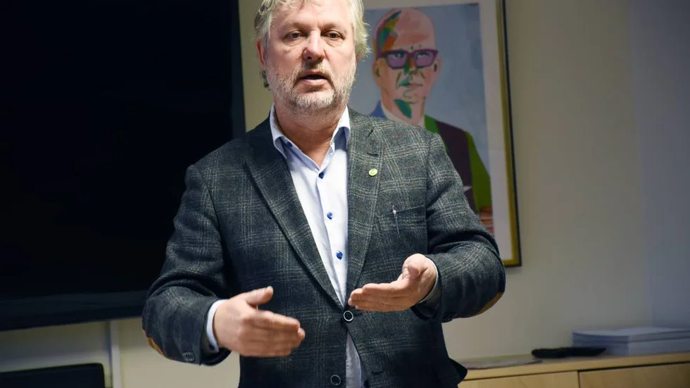 Uppkopplad. 20 miljoner under första året till de som saknar vettig uppkoppling, lovar minister Peter Eriksson.