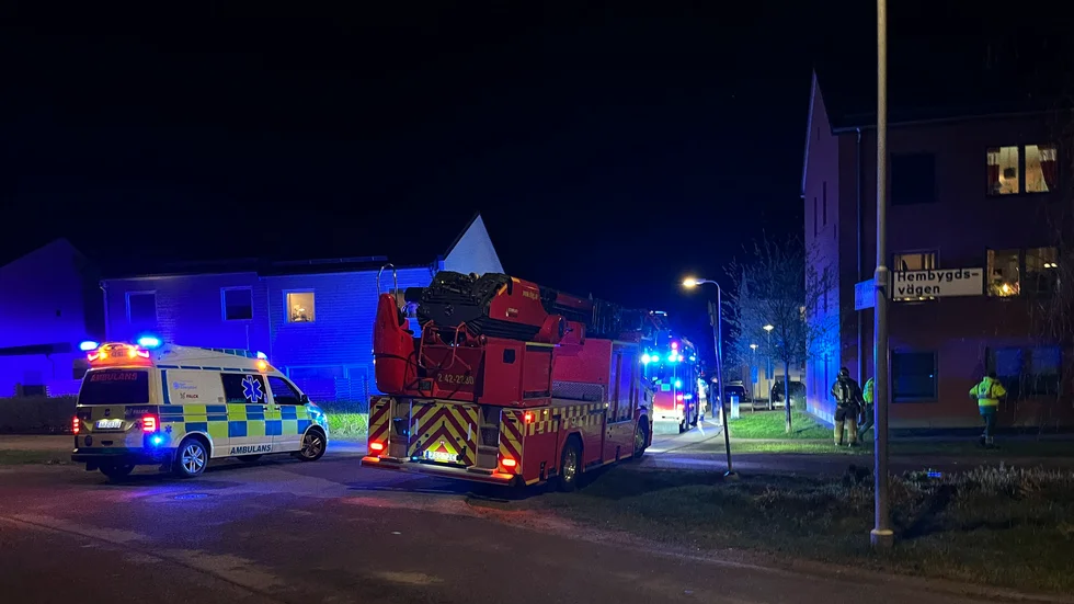 Både räddningstjänst och ambulans ryckte ut till Harvestad.
