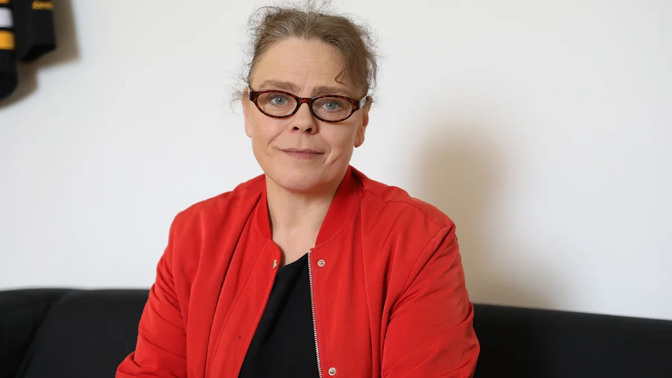 "Det som vi skulle kunna bli bättre på är att möta anhöriga i den process de befinner sig i och med större respekt för den kris de är i", säger beroendeenhetschef Maya Heckscher. 